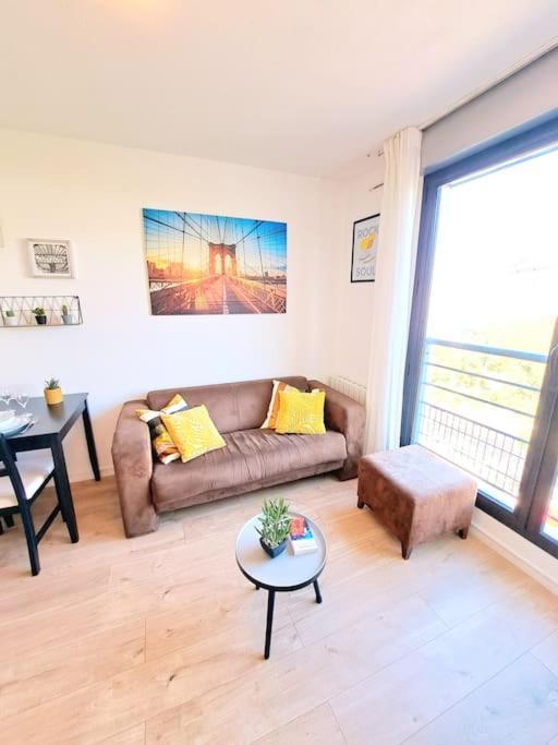 Le Valmy: Appartement Lumineux Au Pied Du Metro Lyon Ngoại thất bức ảnh